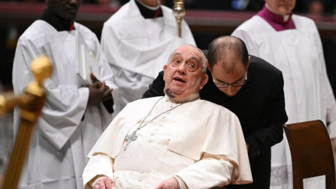 El Papa sufrió una caída y se golpeó la cara: la explicación oficial del Vaticano