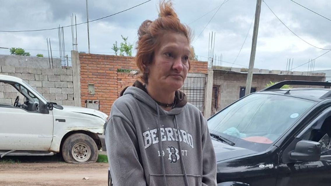 Vive con su hijito en un parador de colectivos: desesperante situación de una jujeña