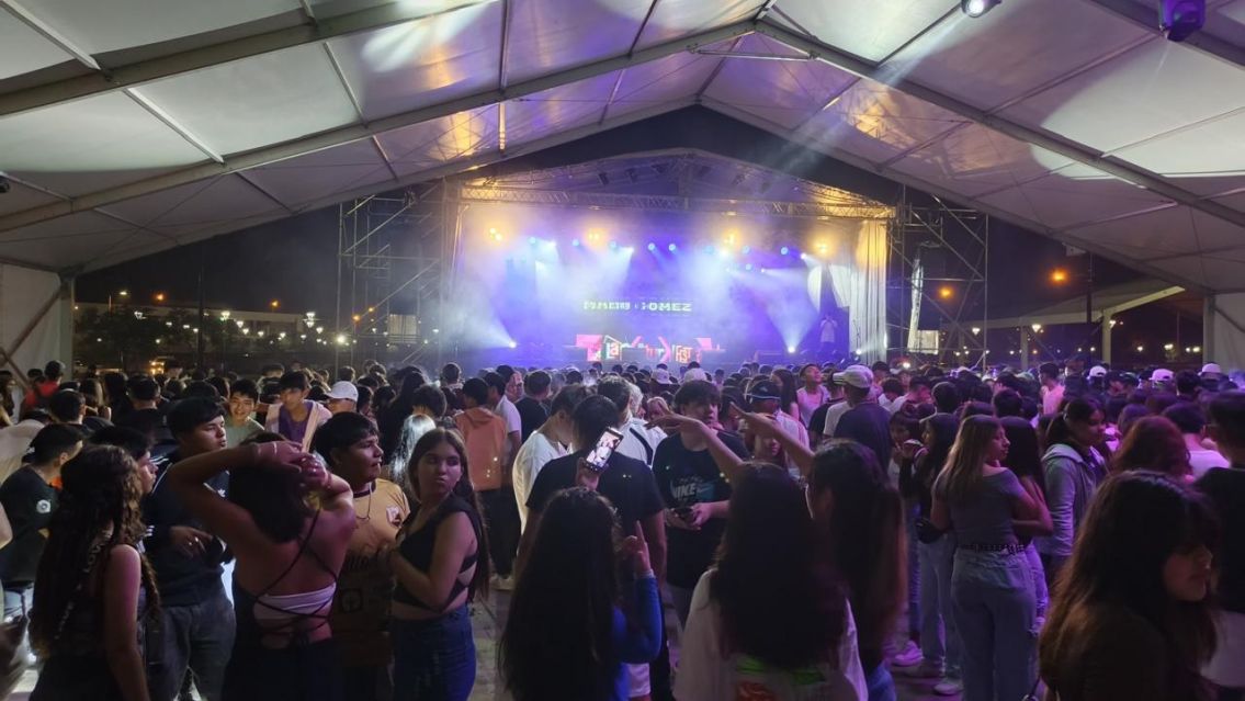 Polémica por las anécdotas de los egresados durante la Cena Blanca