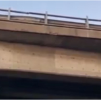 Profundo dolor por la muerte de un motociclista que cay&oacute; desde un puente