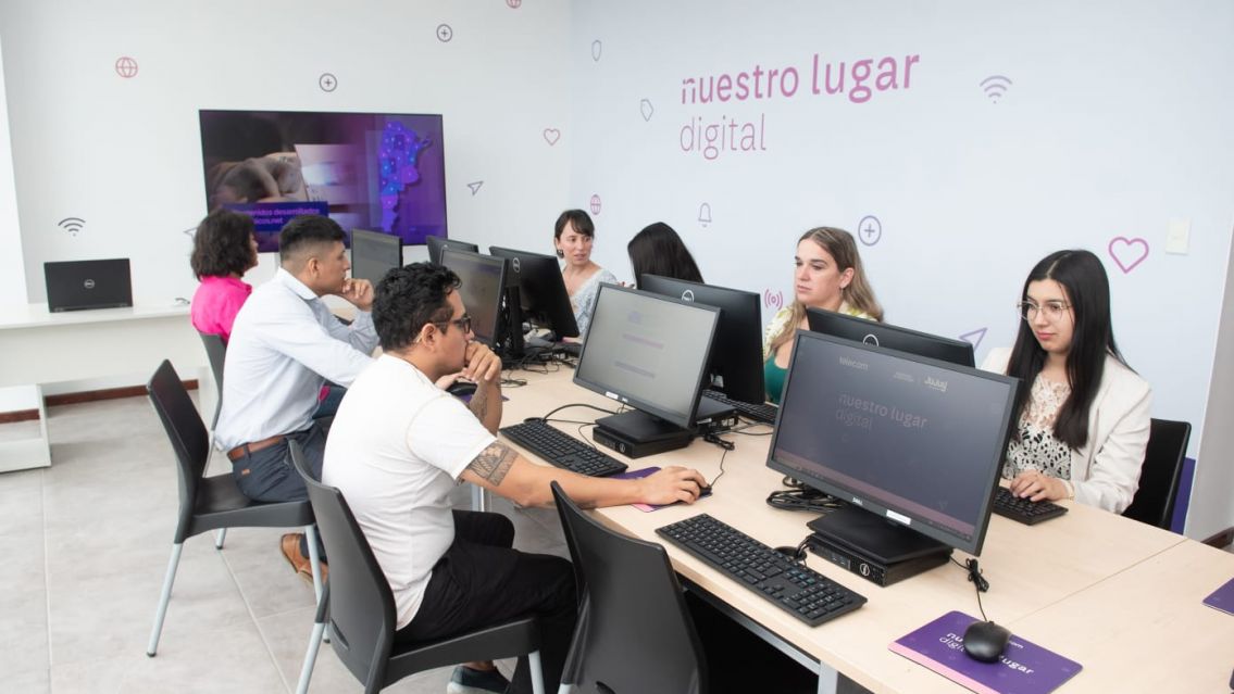 Telecom inauguró "nuestro lugar digital" en jujuy