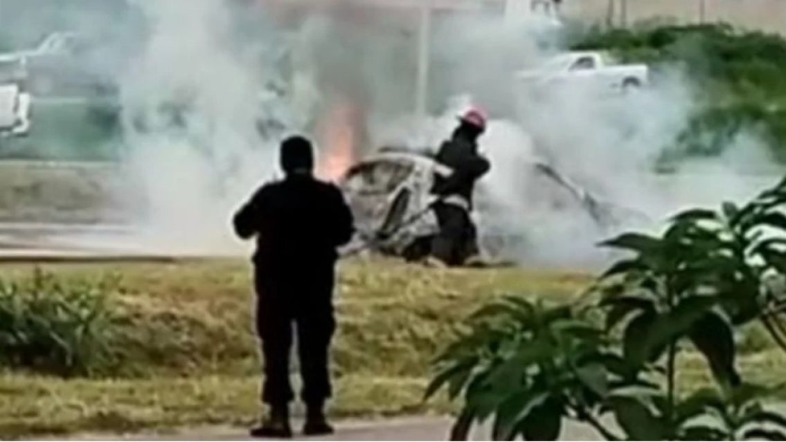Un auto se incendió la ruta 66: Lo usaban como transporte alternativo