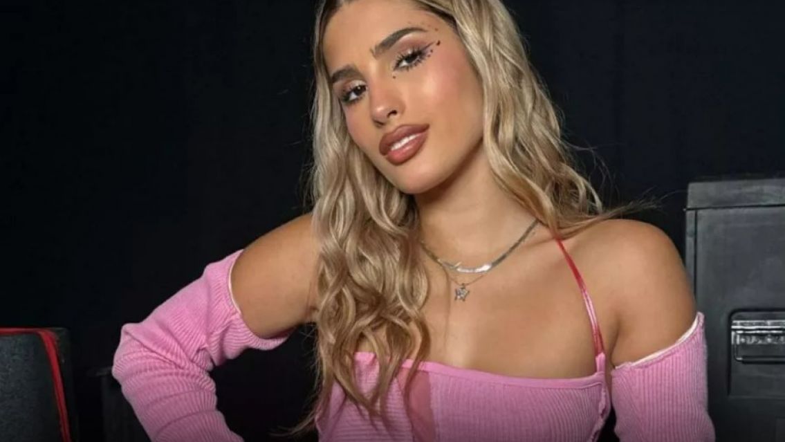 Juli Poggio perdió un pedazo de diente en vivo: "Se me salió..."