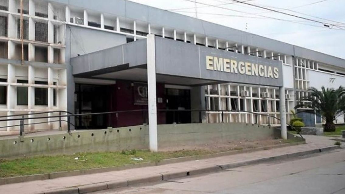 Juje�o apu�al� varias veces a su vecino y se fug�: "Lo buscan por todos lados"