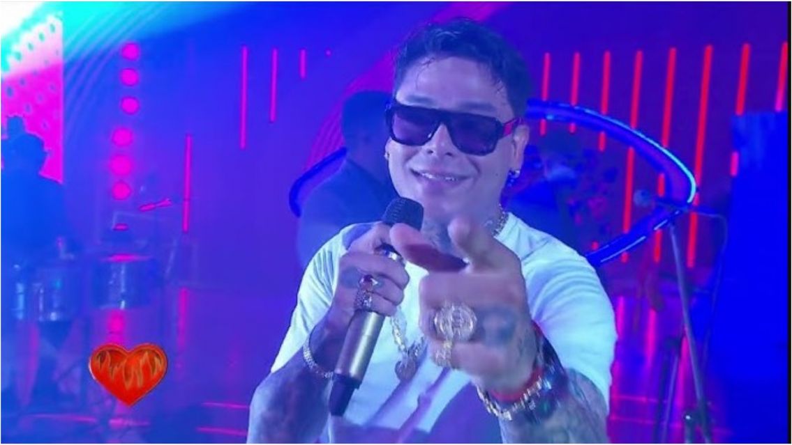 Atacaron a Uriel Lozano en pleno show romántico: era el marido de una fan