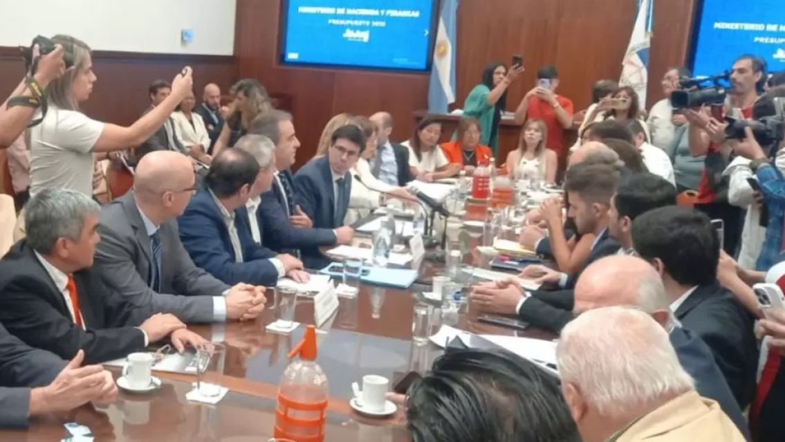 Presentan el Presupuesto 2025 de Jujuy :más obra pública y superávit