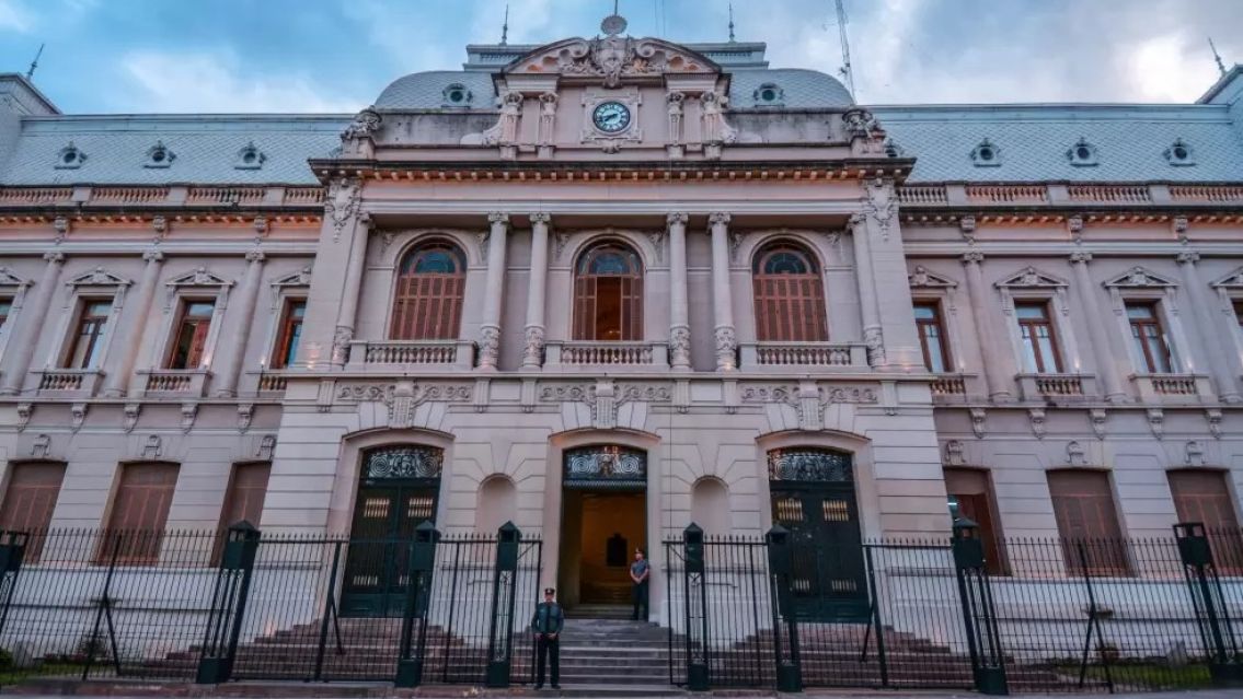 Empleados p�blicos de Jujuy pasar�n a planta permanente y ser�n recategorizados