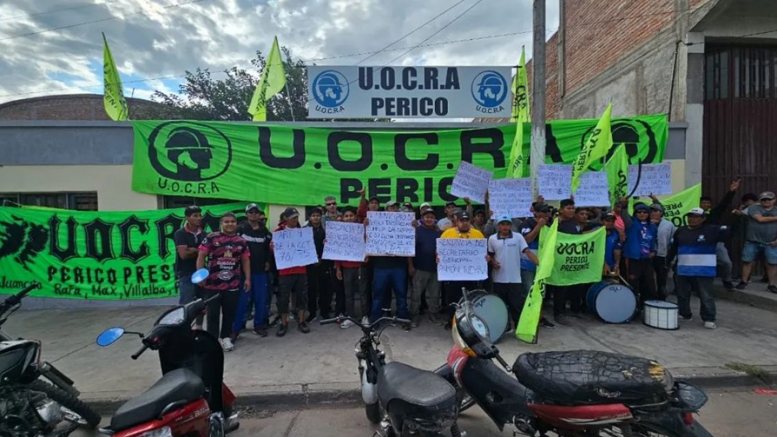 Arde la UOCRA en Perico: denuncian "prendidas" de la muni con el secretario general