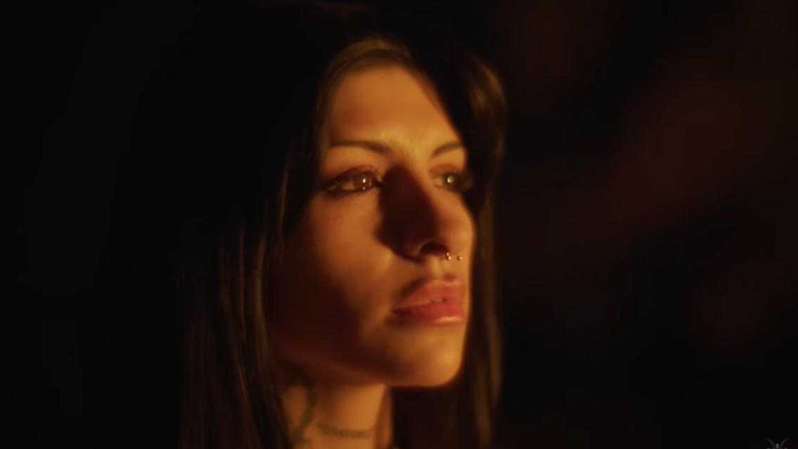 Al borde de las lágrimas, Cazzu responde a Chistian Nodal y a Ángela Aguilar