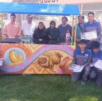 Alumnos de una t&eacute;cnica de Jujuy crearon el primer puesto de comidas callejeras 100% solar