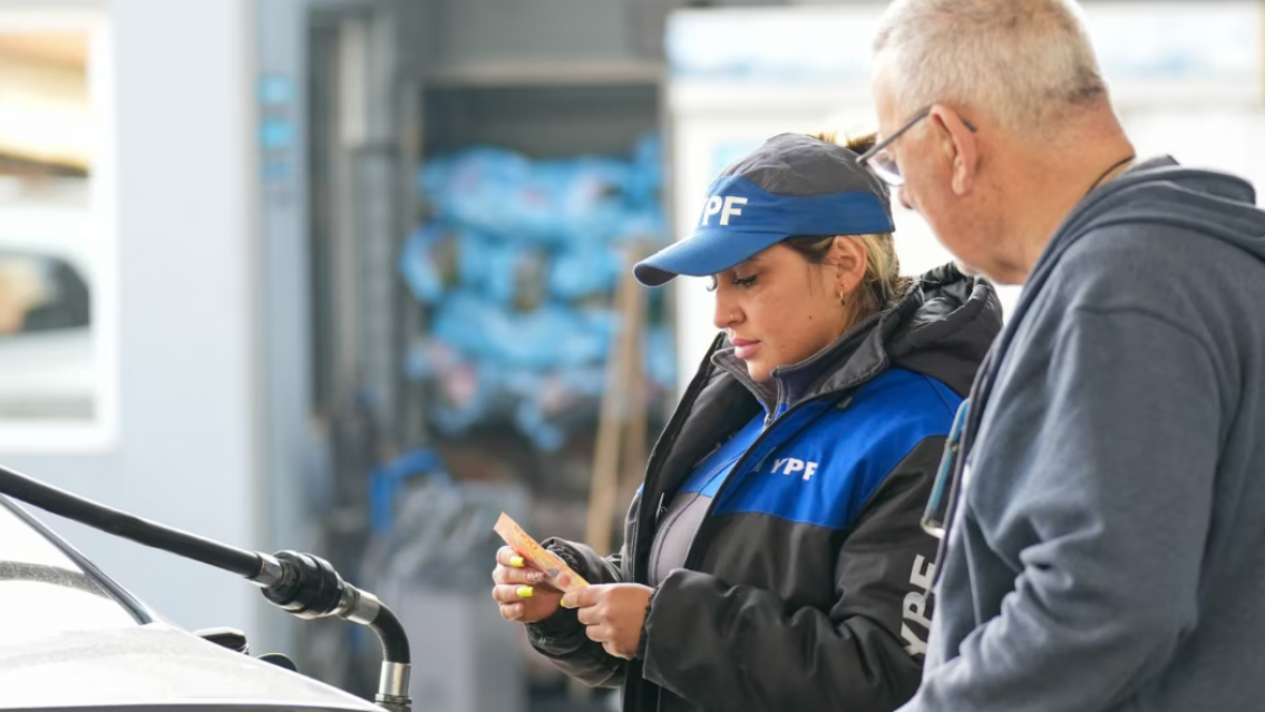 Cuánto ganará un playero de estación de servicio en enero de 2025