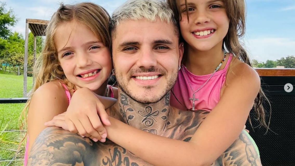 Primera Navidad separado: Mauro Icardi con sus dos hijas y 'palito' para Wanda