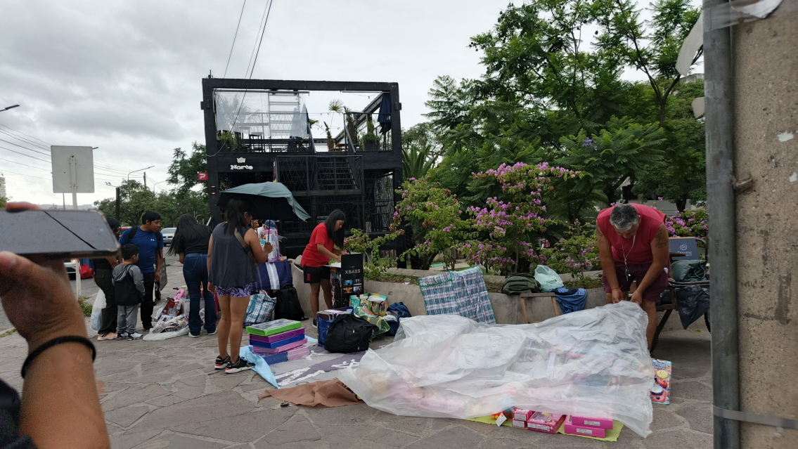 Se larg� la lluvia en la Vieja Terminal, a d�nde se van los ambulantes: