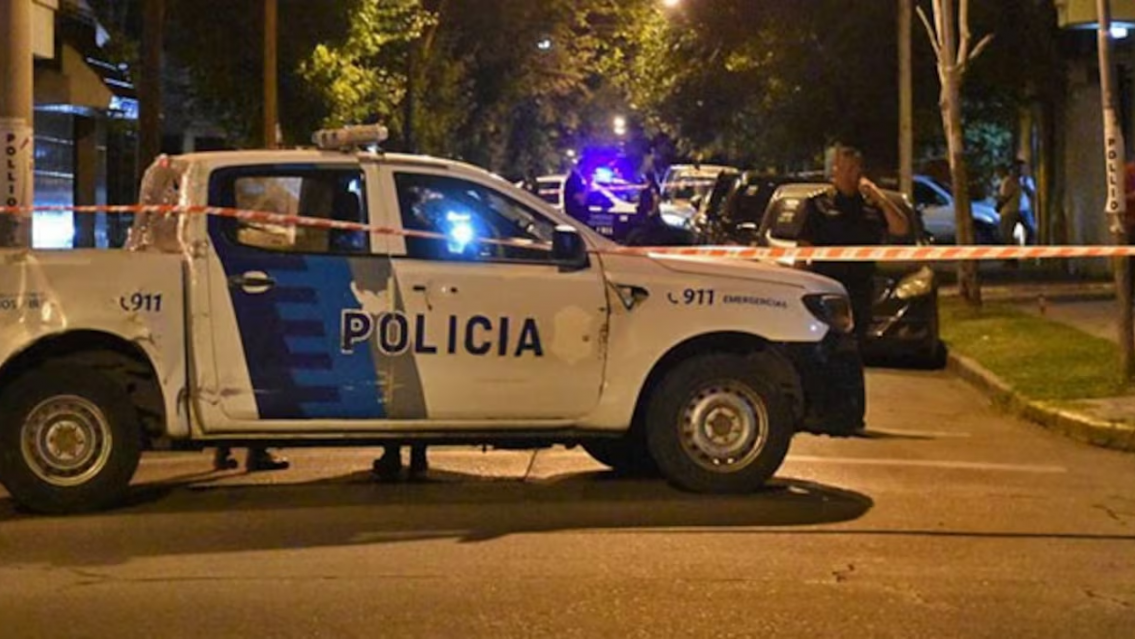 Le dieron un disparo en la cabeza y murió, el policía se resistió a un robo