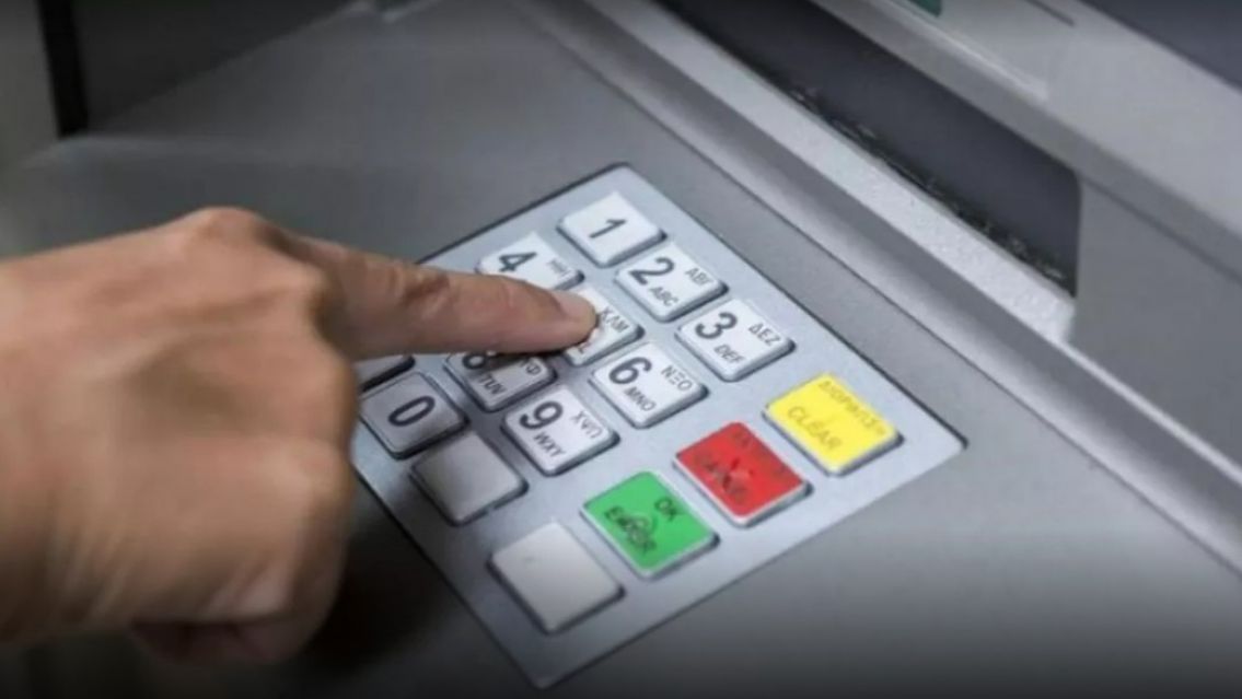 Fue a cobrar el aguinaldo y terminó a los gritos: "Qué es esto"