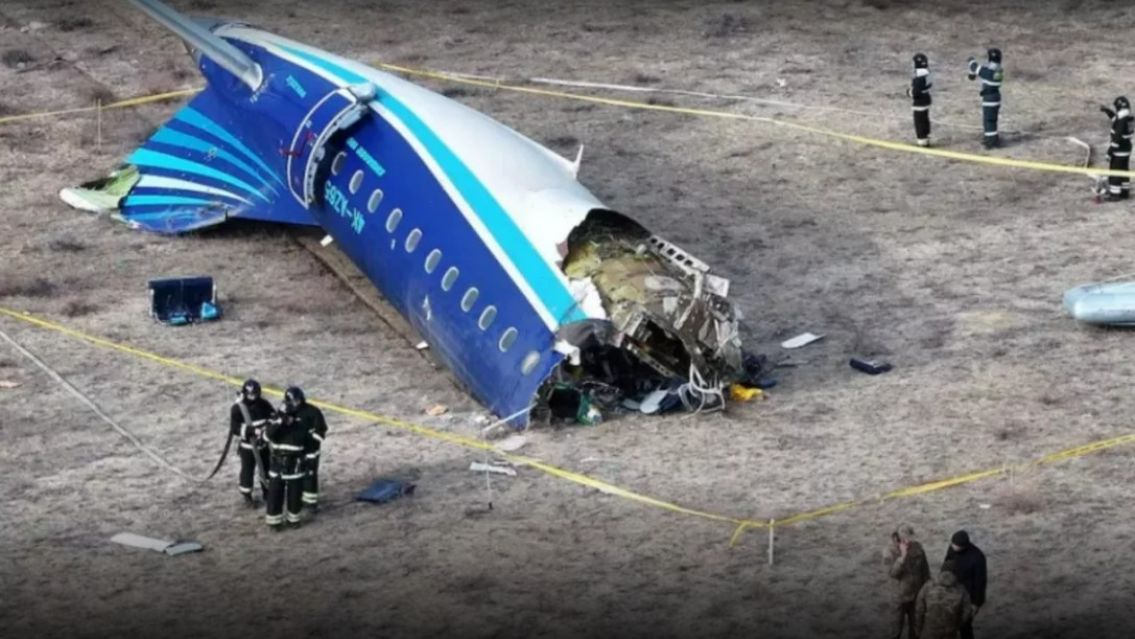 Tragedia a�rea: se estrell� un avi�n en pleno aterrizaje y hay al menos 39 muertos