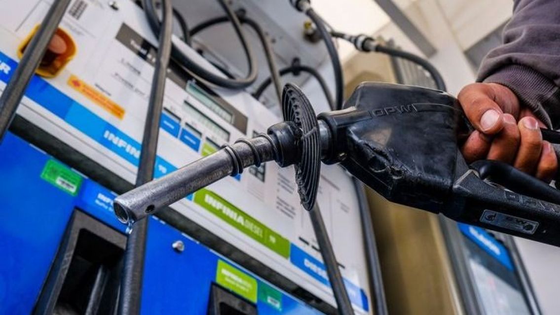 Esto ganará un playero de estación de servicio en enero de 2025