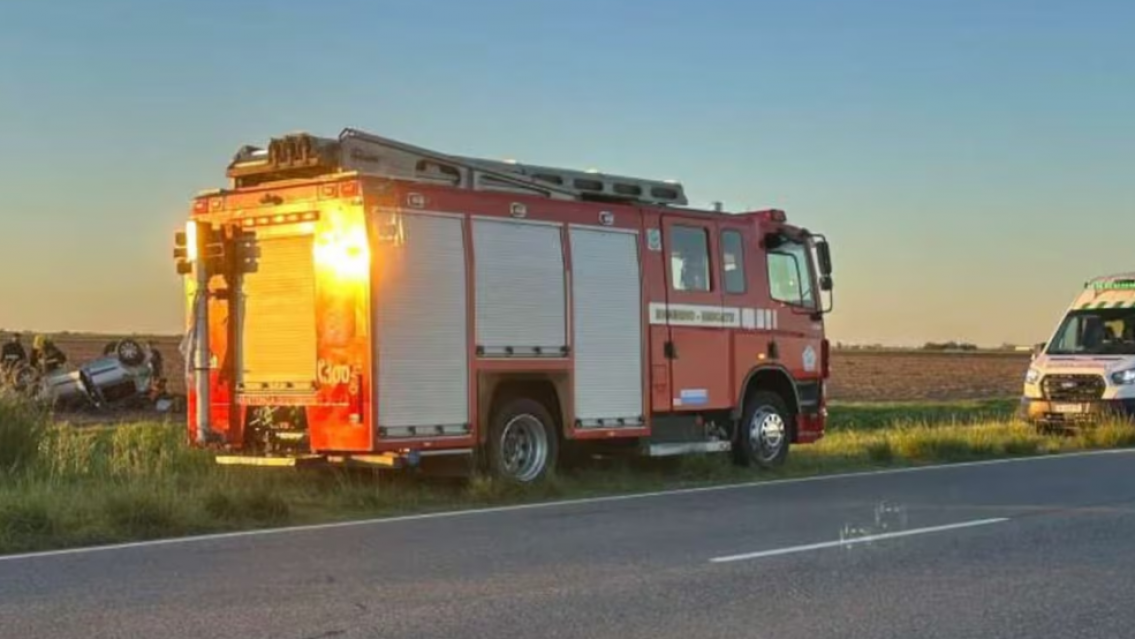 Volcó un auto en plena ruta y murió un "angelito": tenía 28 días