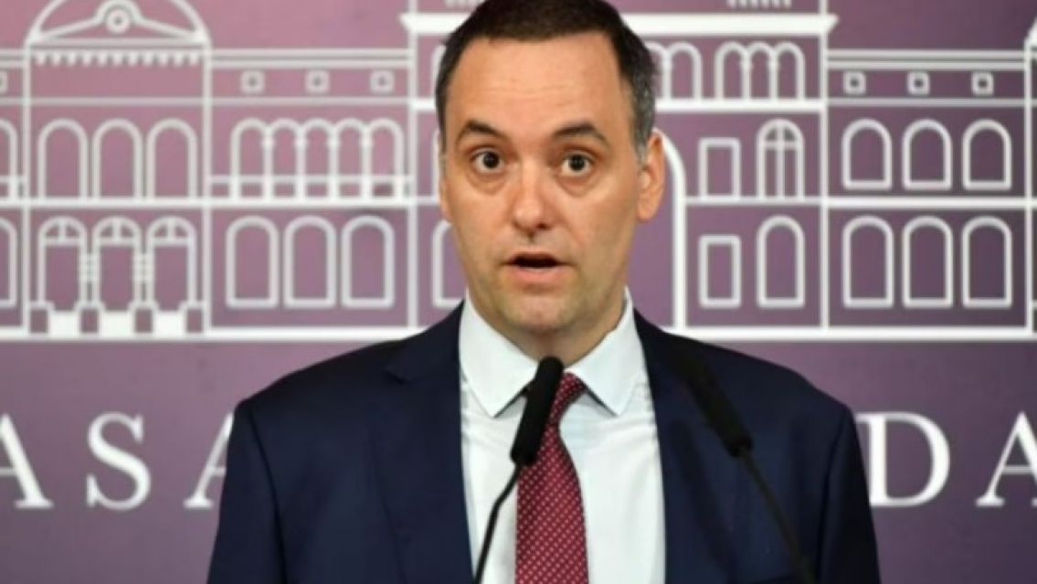 El Gobierno anunció que el salario mínimo vital y móvil mejoró en dólares y el salario promedio real es de U$S 1100