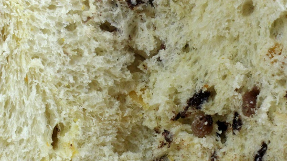 "Es un asco": norte�a abri� el pan dulce m�s caro y quiso vomitar