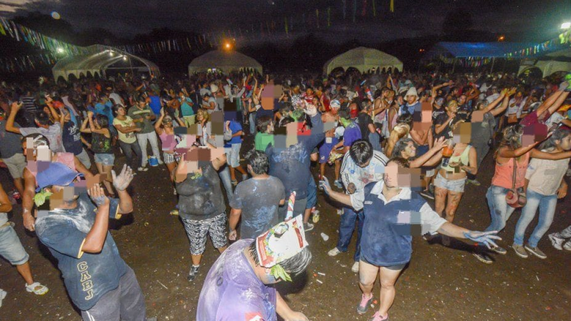 Norte�a se puso hasta el mo�o en el baile y "se hizo encima" (del 2)