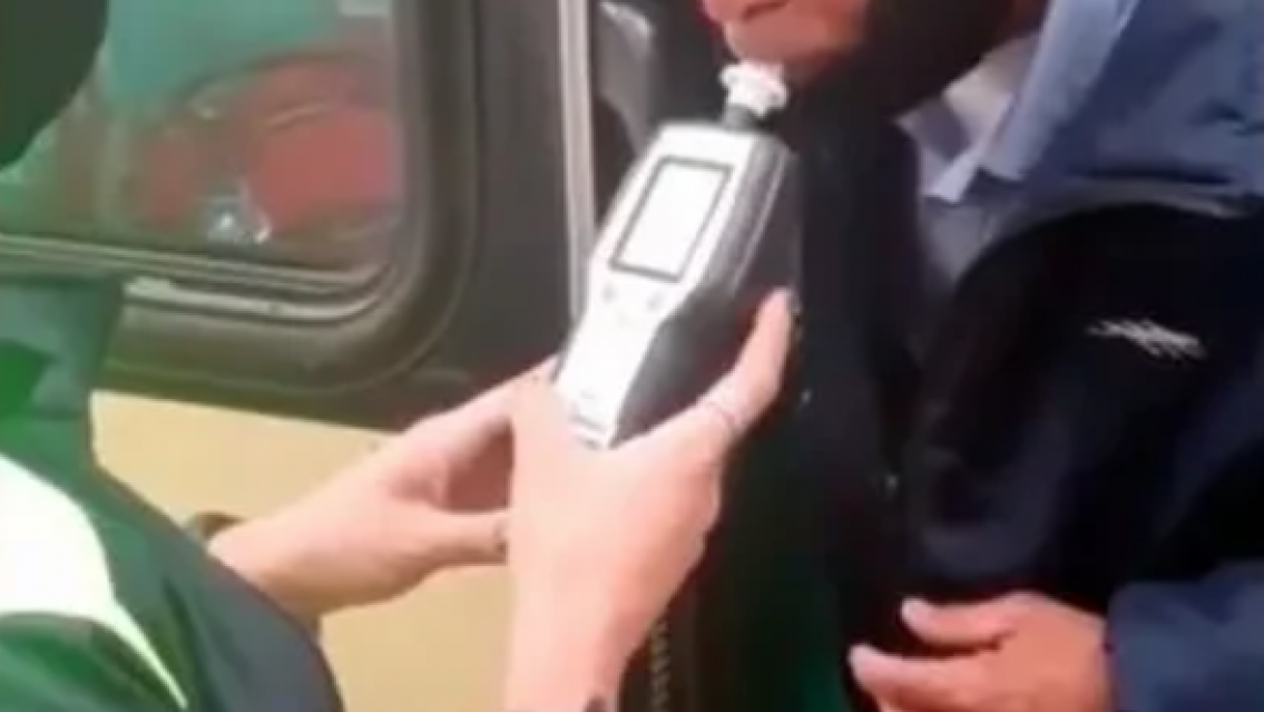 Chofer manejaba machado un colectivo en Palpalá