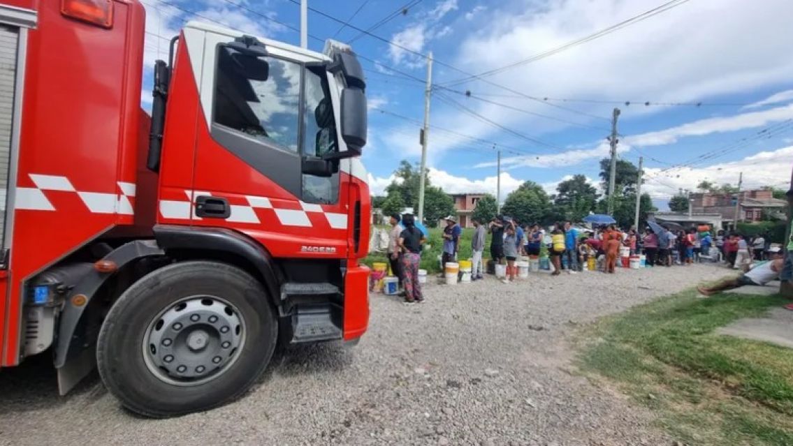 Más de 12 camiones cisternas llevan agua a los barrios de Jujuy: ¿Dónde están?