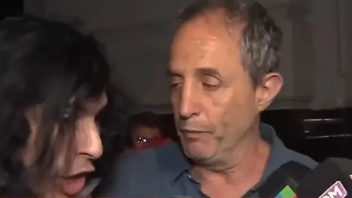 Escándalo en el velorio de Lanata: un hombre a los gritos