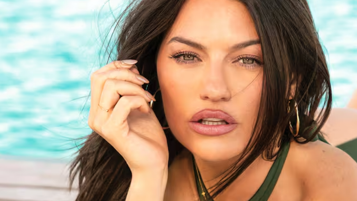 Estall� el verano con la juje�a m�s linda, Sof�a "Jujuy" Jim�nez en la portada