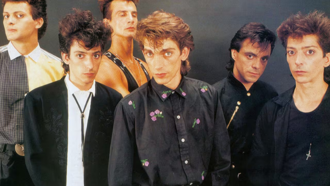 Muri� la pareja del guitarrista de Virus, lo investigan por un "juego violento"