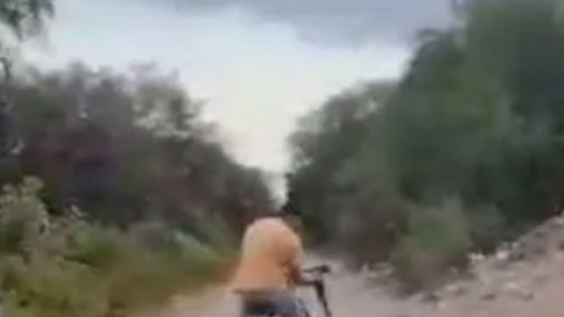 El diablo en persona: as� sorprendieron a un salte�o con su perrito