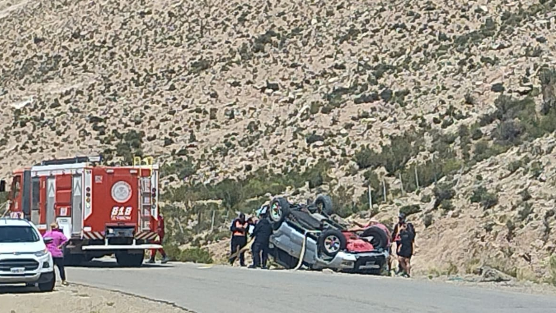 Lujoso vehículo volcó en la ruta camino a La Quiaca
