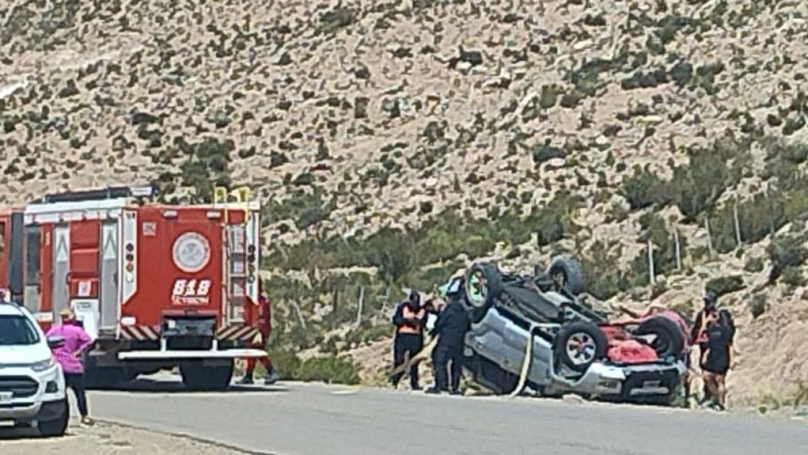 Brutal vuelco en las rutas de Jujuy dejó al menos 7 heridos
