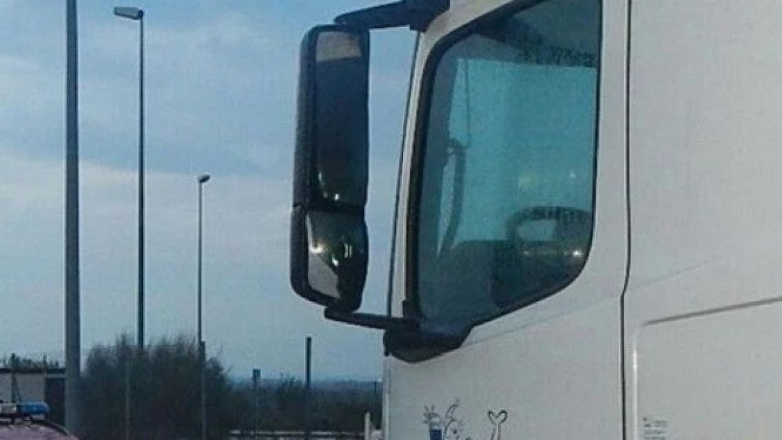 Descubren a un paraguayo completamente borracho manejando en una ruta juje�a