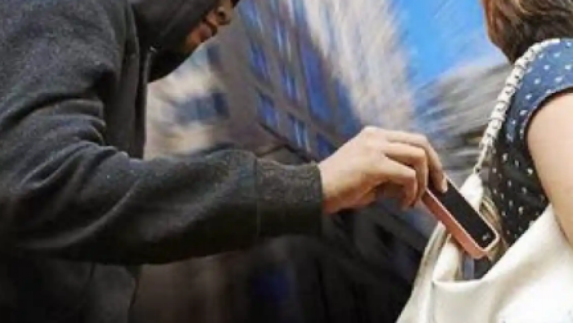 En este barrio de Jujuy atacaron en patota y les robaron objetos de valor