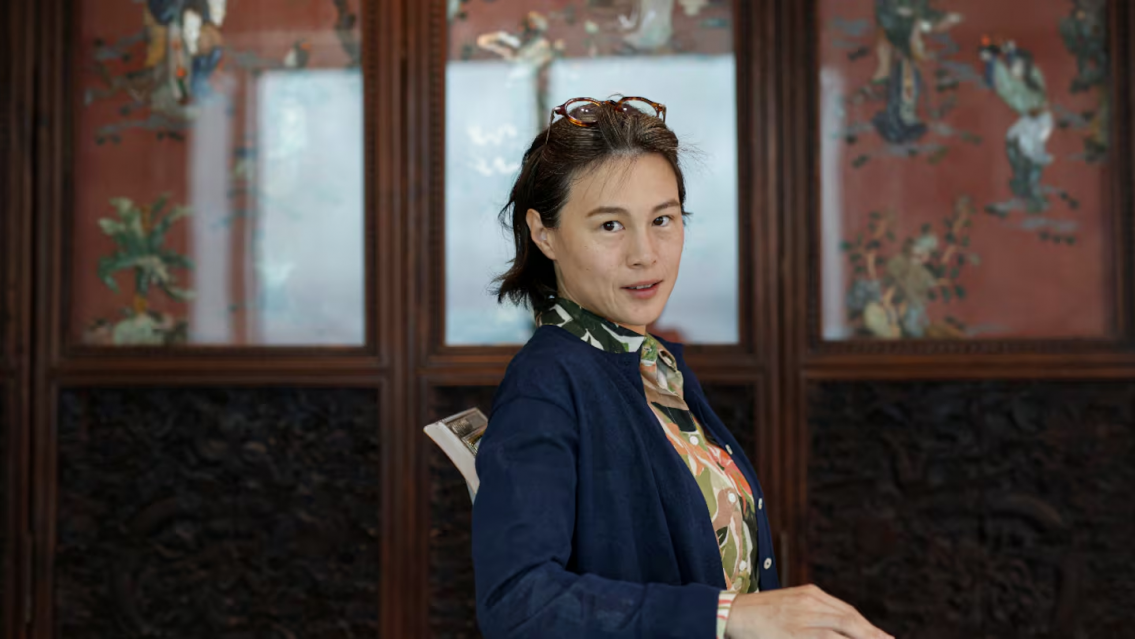 Empresario paga 65 millones de dólares al hombre que se case con su hija homosexual