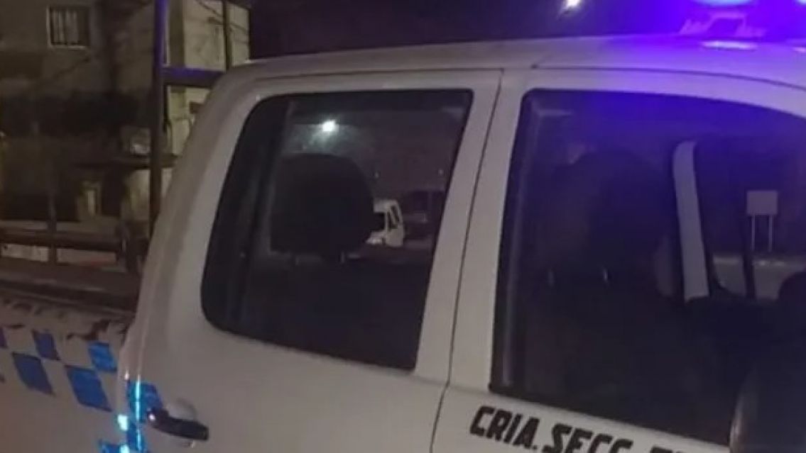 "Ya nos vamos a ver en la calle": jujeño agarró a un policía y lo golpeó sin parar