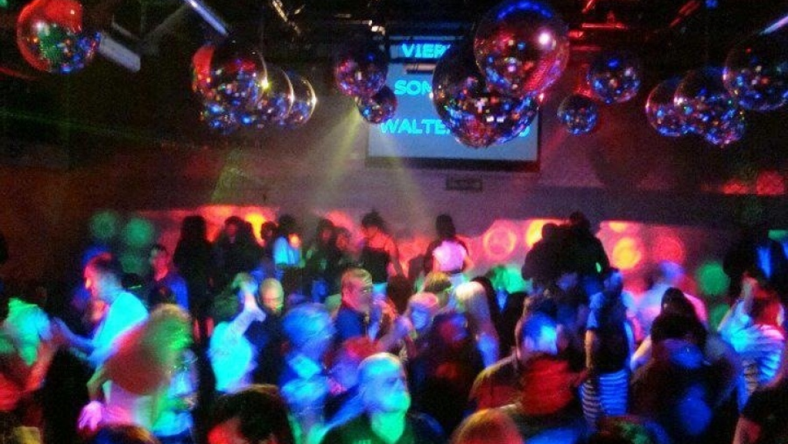 Descontrol total en Perico, balearon a uno a la salida del boliche