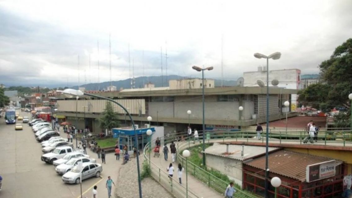Otro ataque en la vieja terminal: le robaron toda la ropa y lo apuñalaron