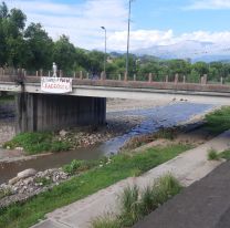 El misterioso cartel que sorprendió a los jujeños en un conocido puente: "buscamos...".