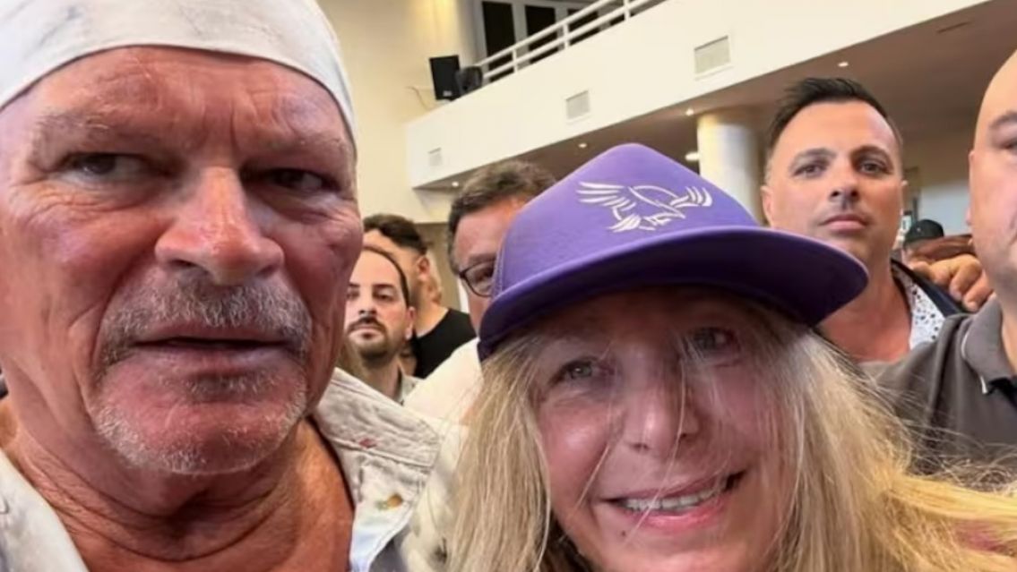 �Alfa candidato? La foto con Karina Milei