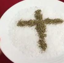 C&oacute;mo hacer la poderosa cruz de or&eacute;gano para proteger el hogar en simples pasos