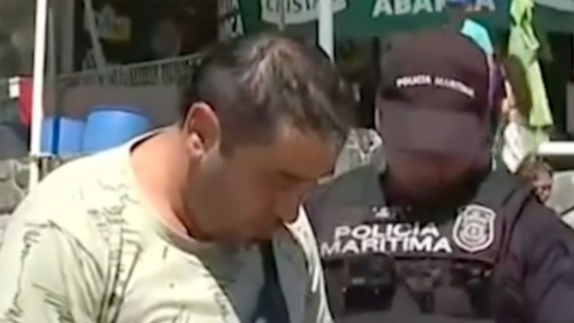 Fue de vacaciones a Chile, abrió una lata de birra en la playa y lo multaron: "No sabía"