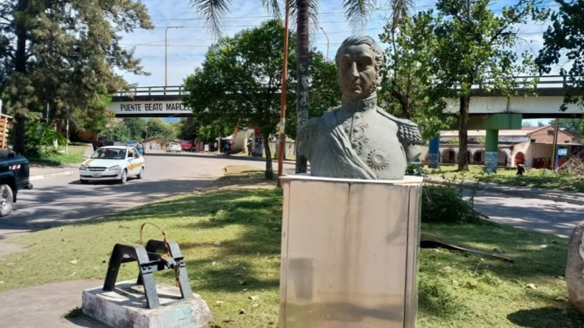 Vecinos de Palpal� indignados: "Se robaron parte de nuestra plaza e historia"