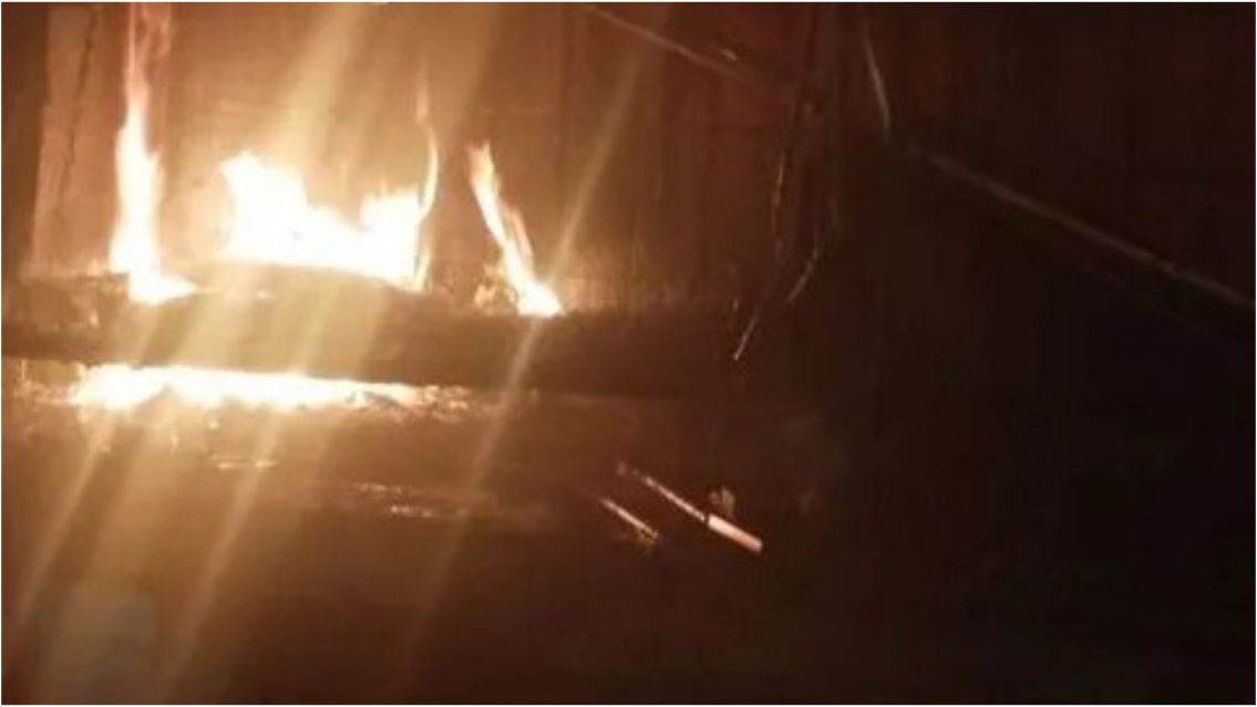 Feroz incendio en la Peña del Chaqueño Palavecino