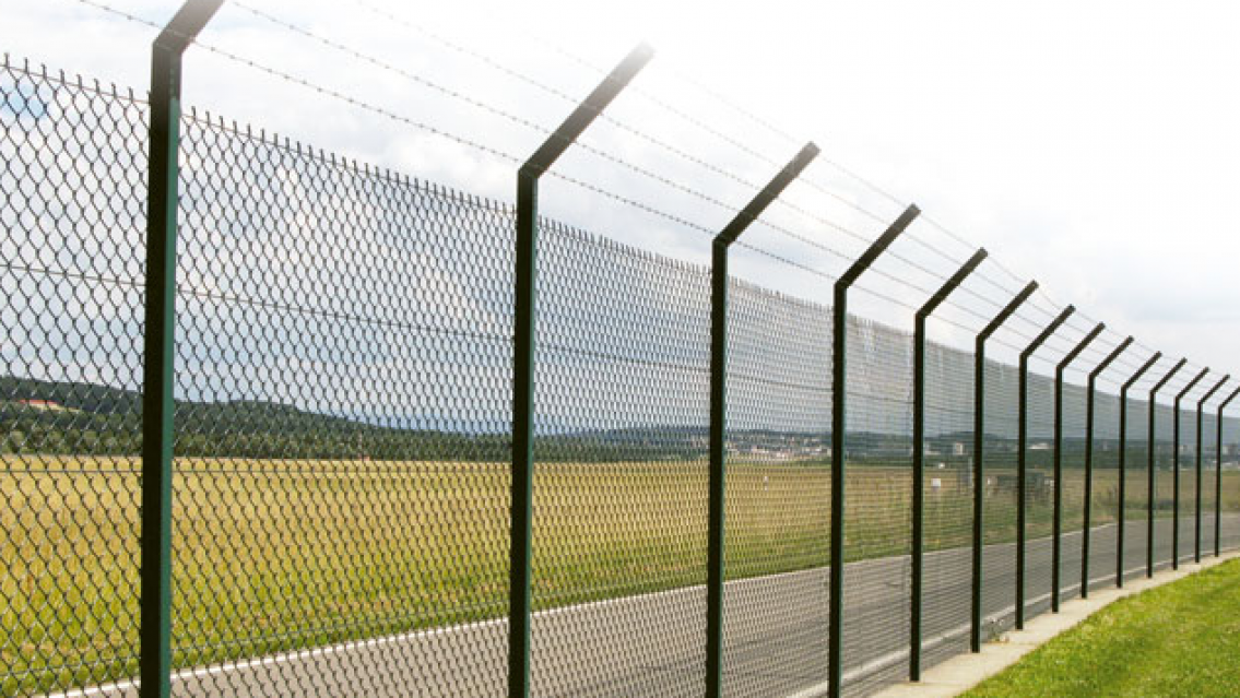 Se acabó lo que se daba, ponen muro de alambre en la frontera con Aguas Blancas