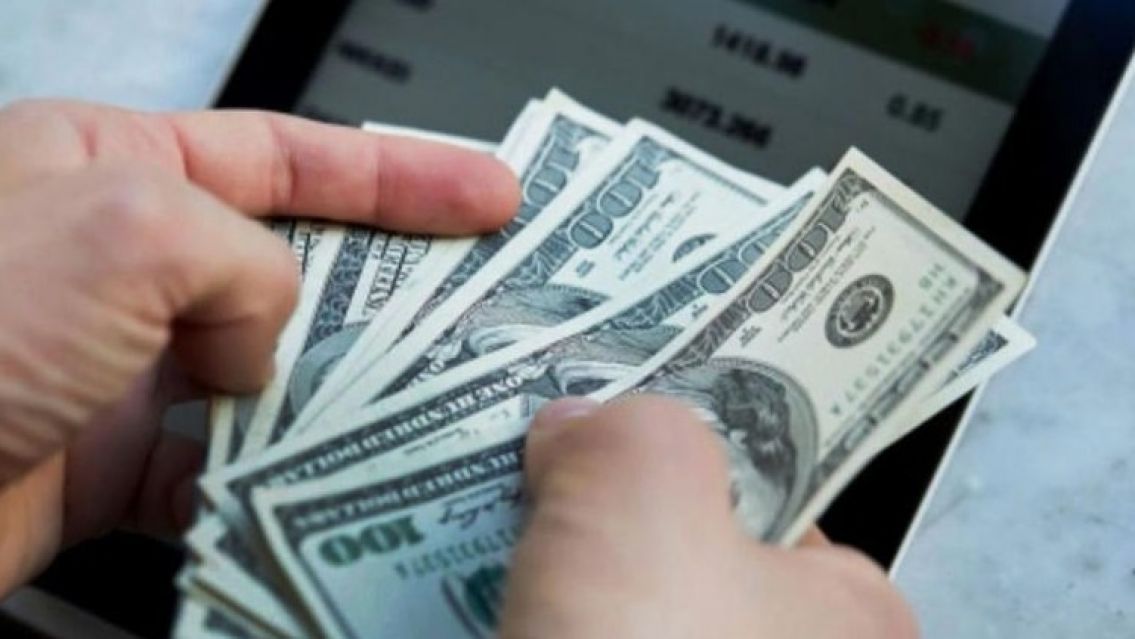 Así cerró el dólar blue tras los anuncios del gobierno nacional