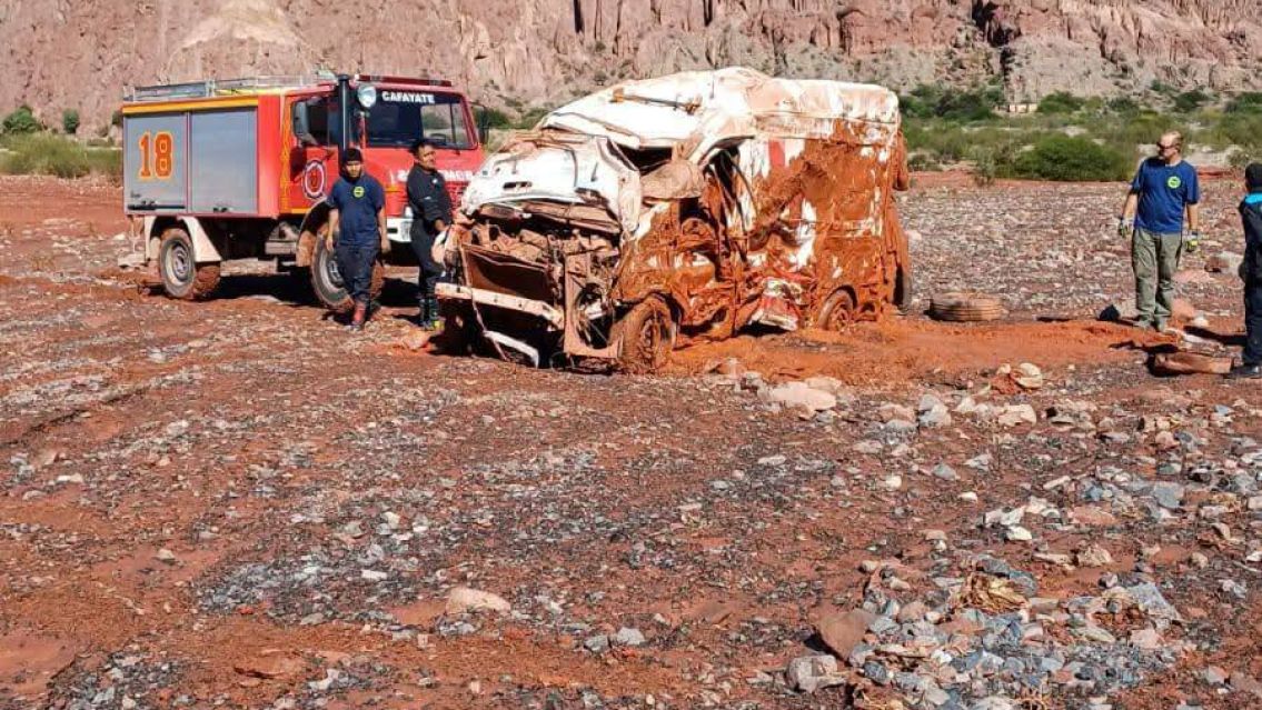 Ambulancia destruida por un alud en la ruta 68