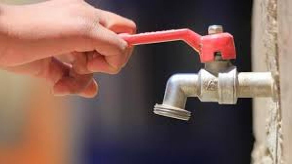 Vecinos de Palpalá vuelven a quedarse sin agua: cortes afectan a cientos de hogares