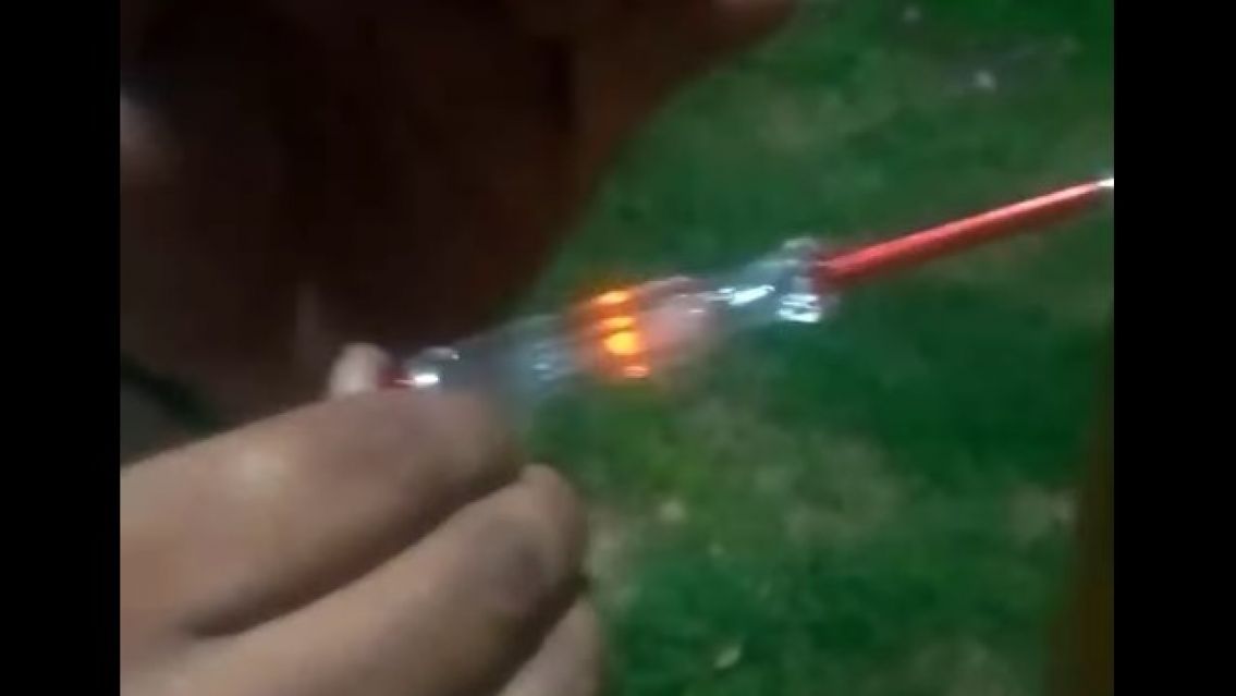 Peligro total en San Pedro: vecinos en alerta por postes con corriente